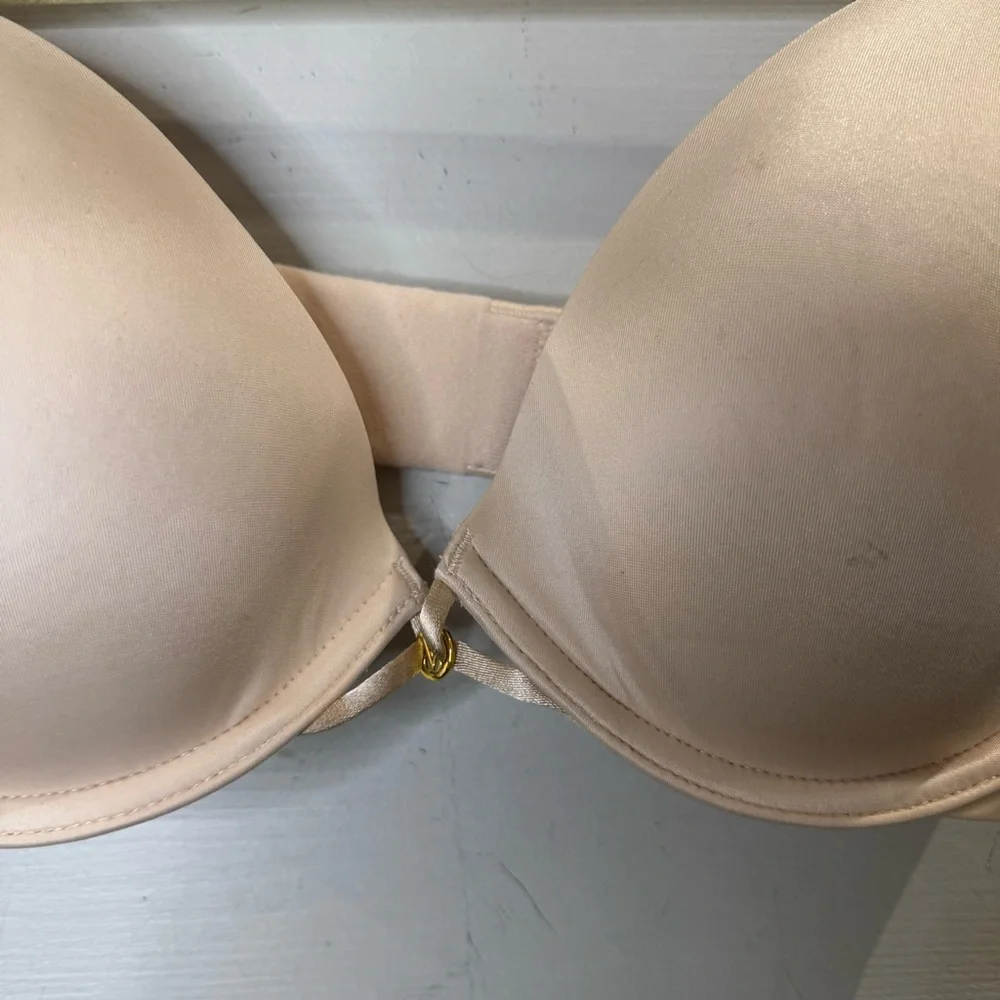 Victoria’s Secret Very Sexy Low Cut Demi Elegant Cream Women's Bra Size 32DD